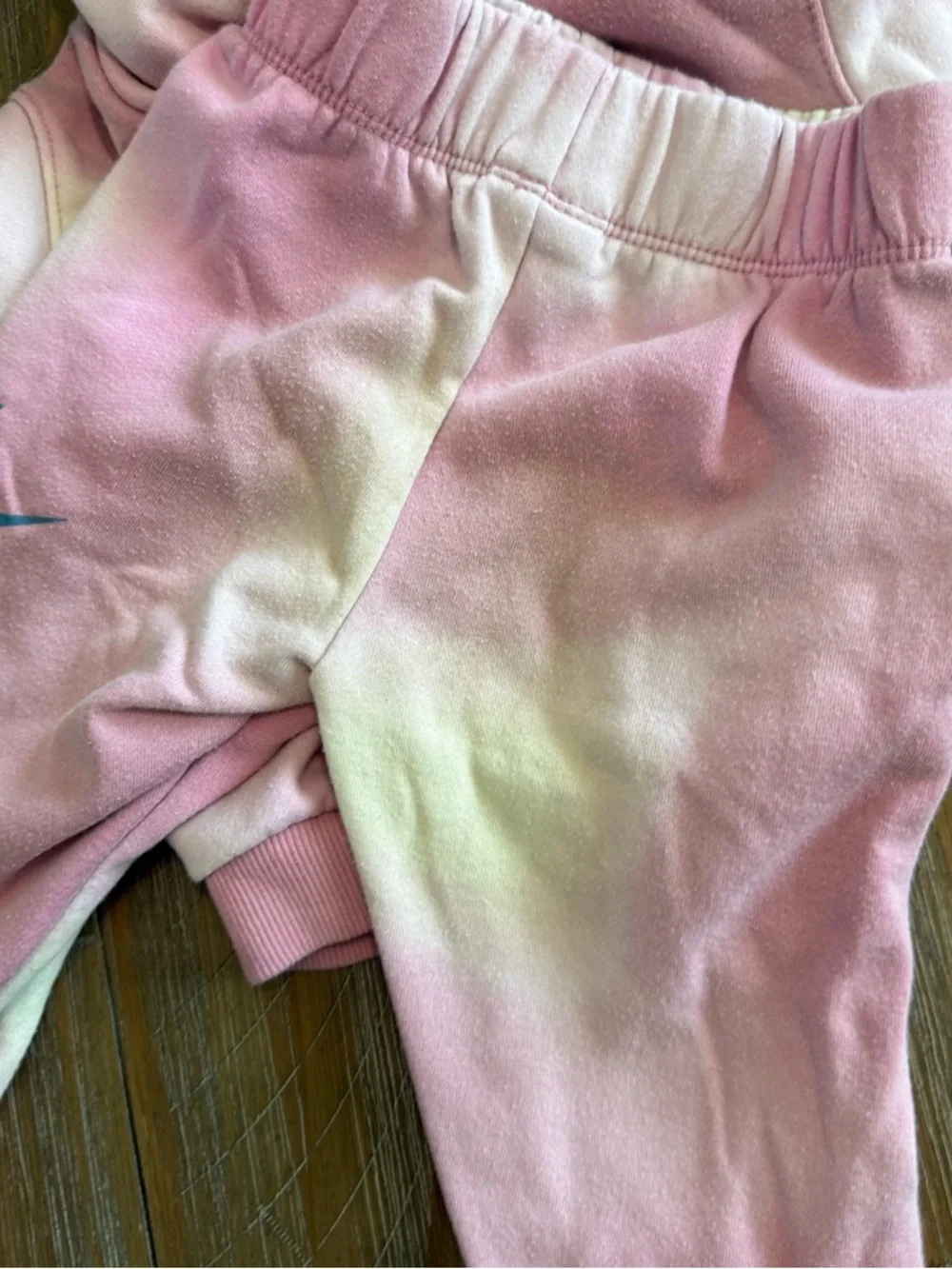 SOLD Baby girl Nike hoodie and pants set - Picture 2 of 4